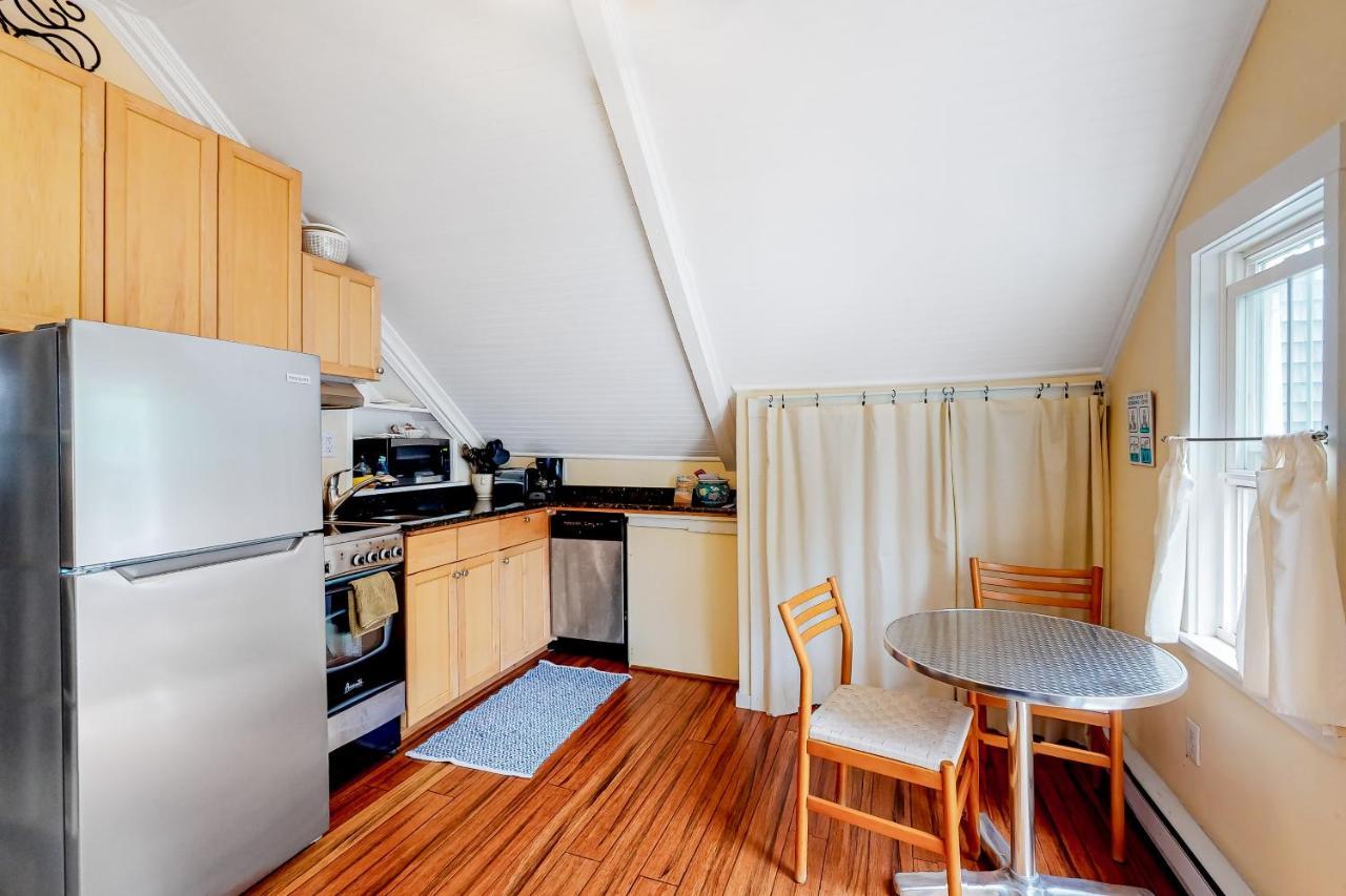 Historic Jewel Apartment Provincetown Exterior photo